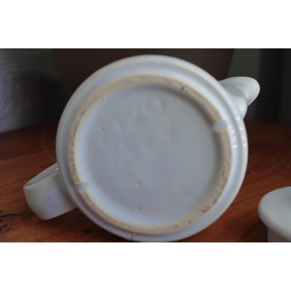 McCoy Pottery Small Ceramic Teapot with‎ Lid